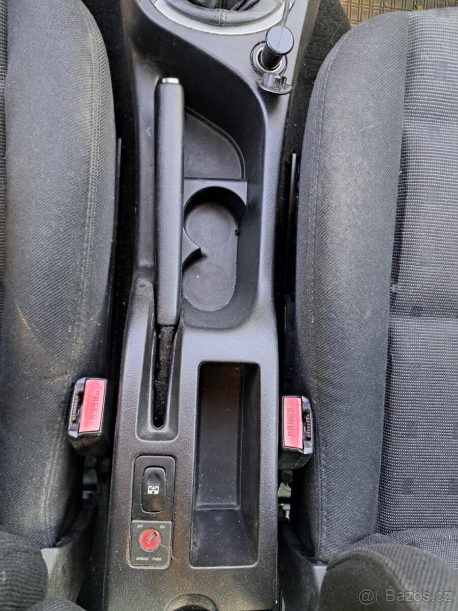 Osobní auto PEUGEOT 307 SW - 9