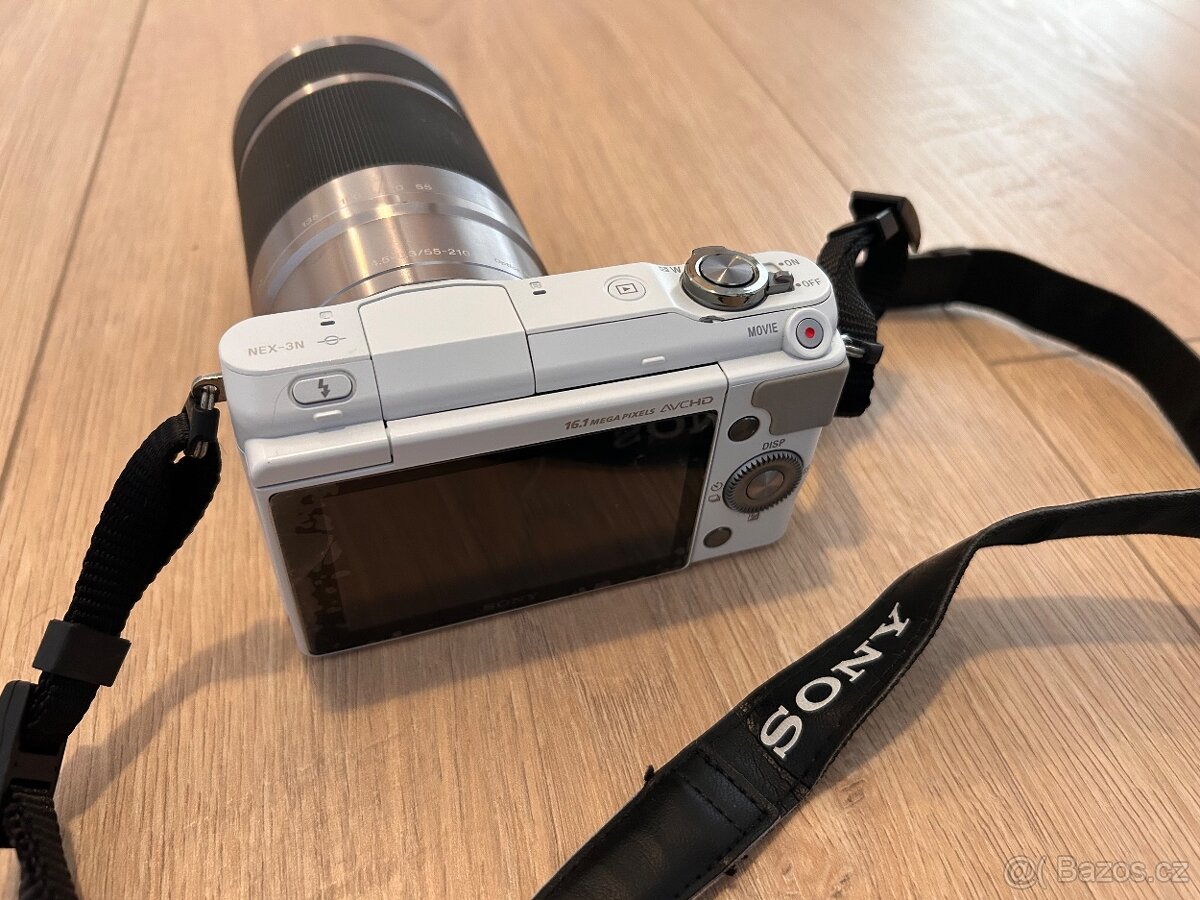 Sony Nex-3N + 2 objektivy + příslušenství - 9