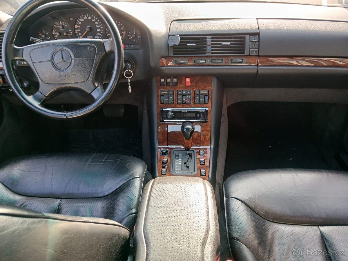MERCEDES-BENZ 300 SE - 9