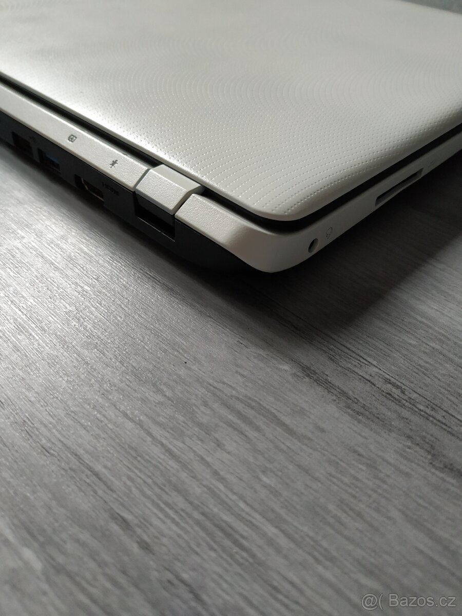 Acer ES1-132, 11.6", 2GB, 32GB eMMC, W10 - 9