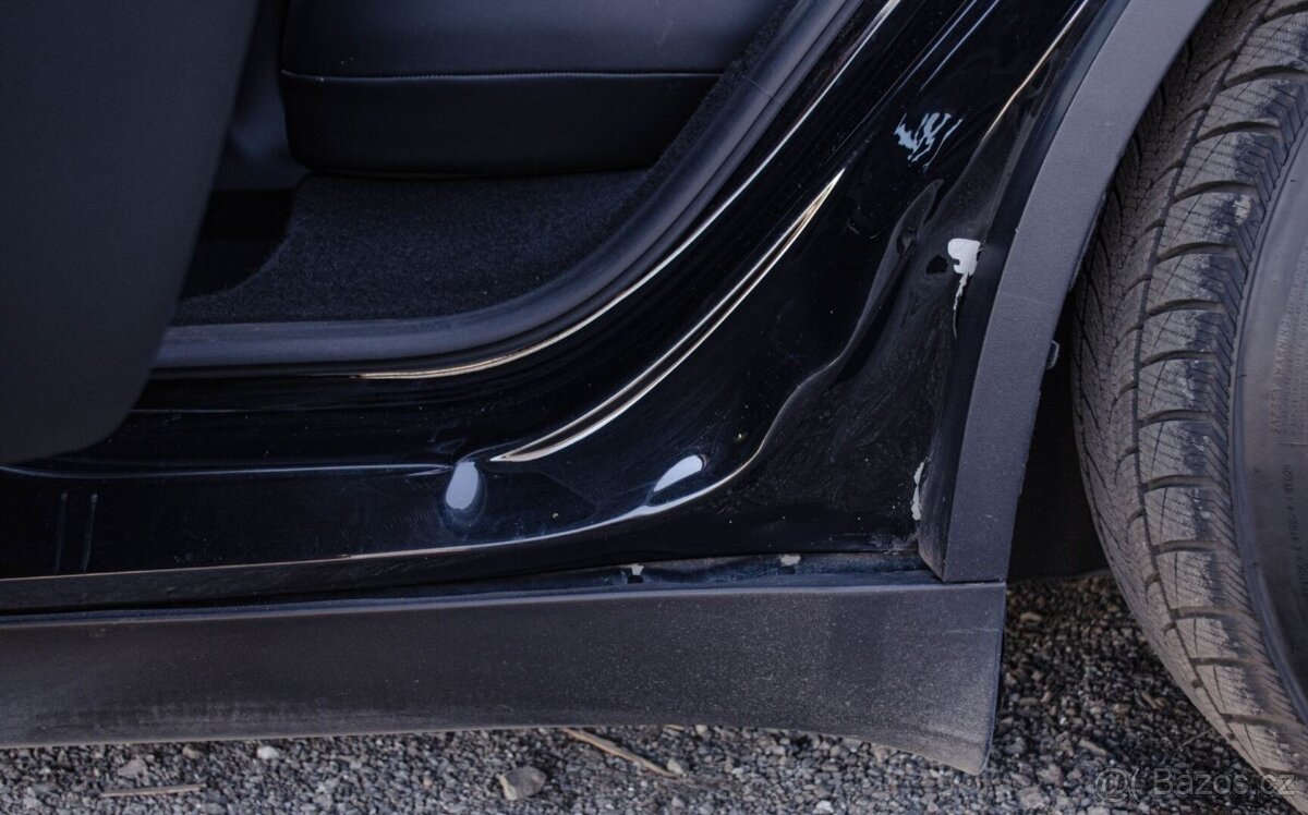 Tesla Model Y PERFORMANCE Dual Motor Odpočet DPH - 9