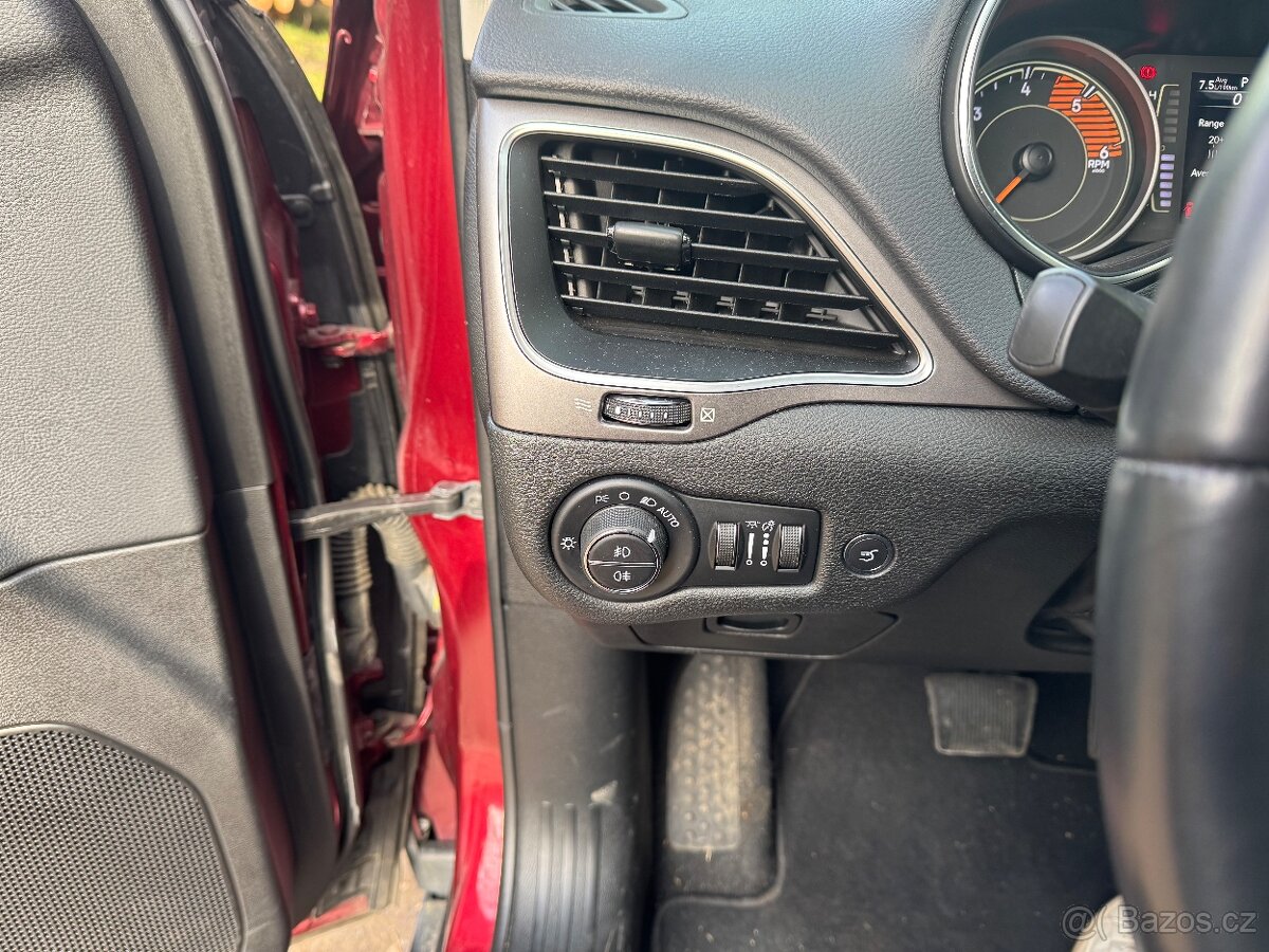 Jeep Cherokee 2.2l 143kw - 9