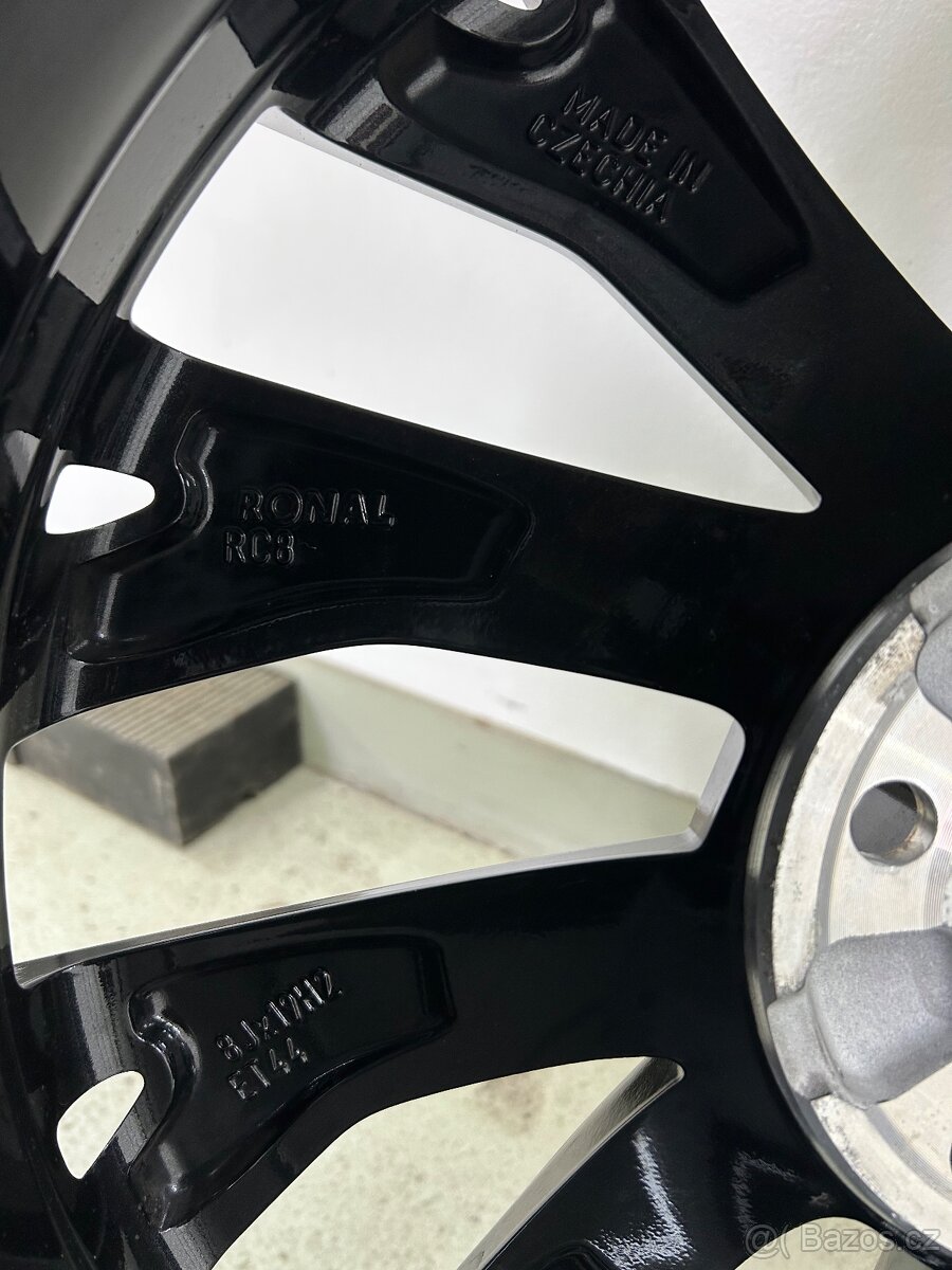 zimní originál sada Škoda Superb IV Helix 19" - 9