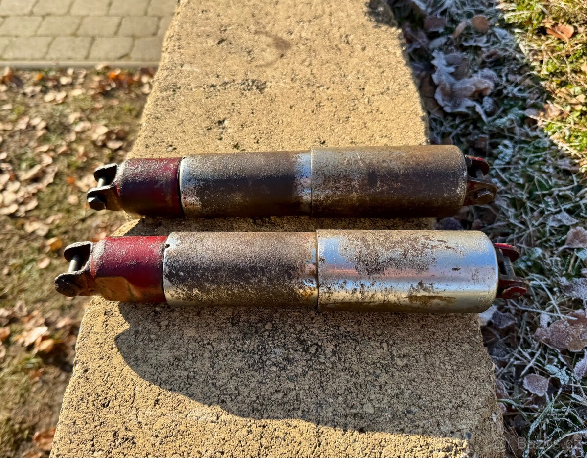 Jawa CZ 125 150 250 350 kyvacka - zadni tlumice - 9