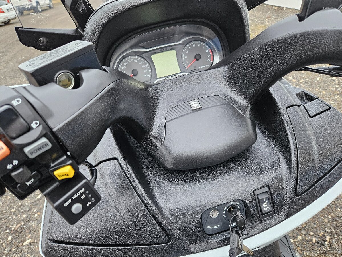 Suzuki Burgman 650 EXECUTIVE - NOVÝ MODEL EXECUTIVE - 9