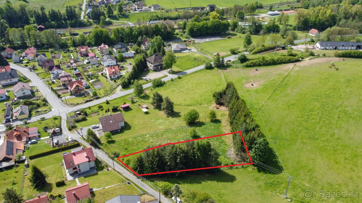 Pozemek určený k výstavbě domu 1678 m2 v Kolinci - 9