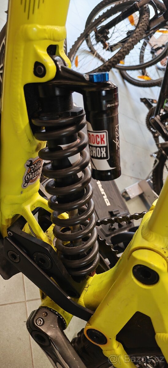 commencal supreme dh v4 - 9