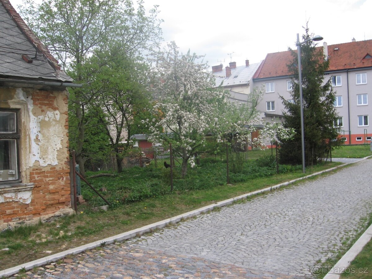 Rodinný dům + zahrada, Zlaté Hory v Jeseníkách - 9