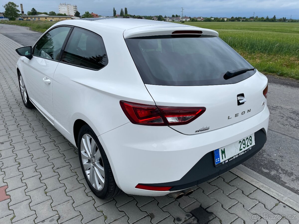 Seat Leon FR 2,0 tdi 135kw rok 2014 LED světla - 9