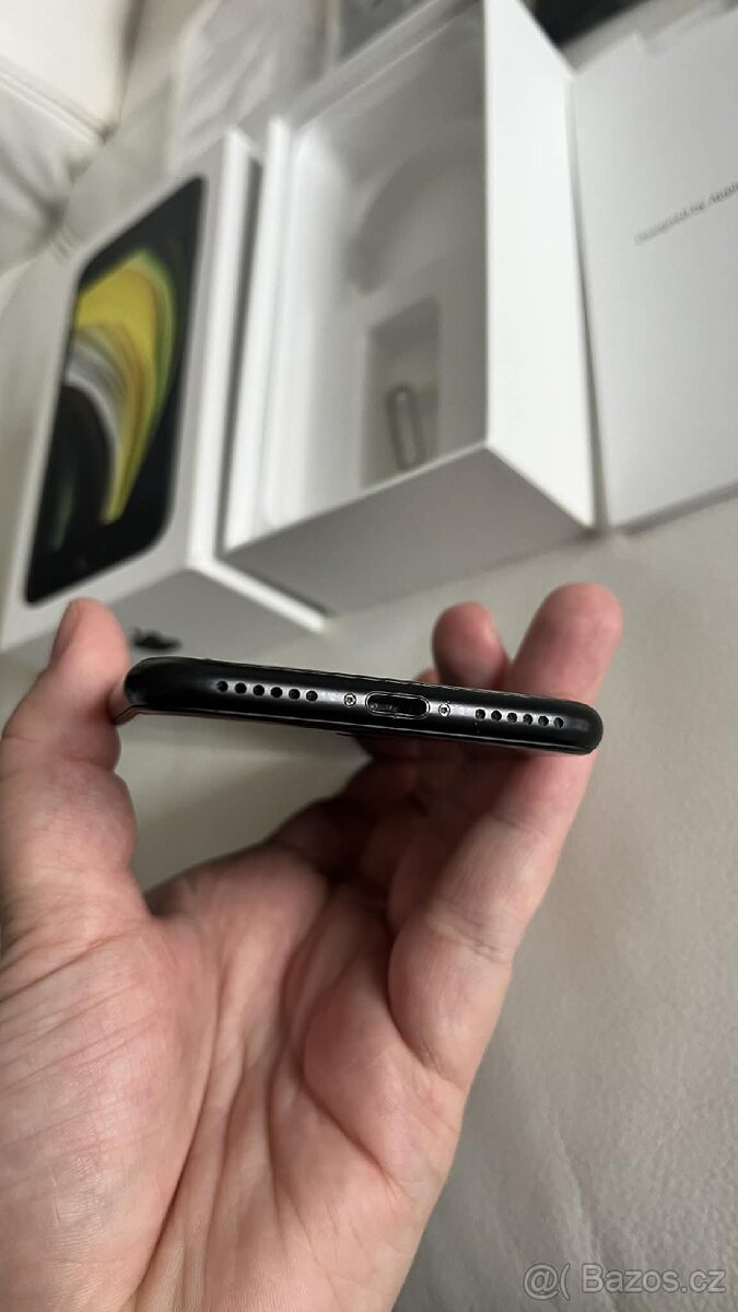 Iphone SE 2020 64GB Top stav - 9