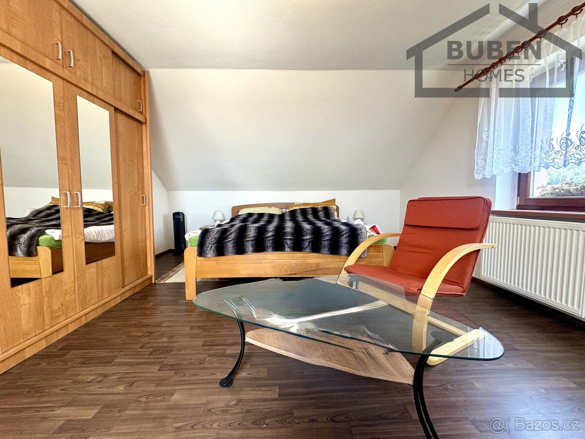 RD 4+kk po rekonstrukci se stodolou, bazénem a zahradou 757 - 9