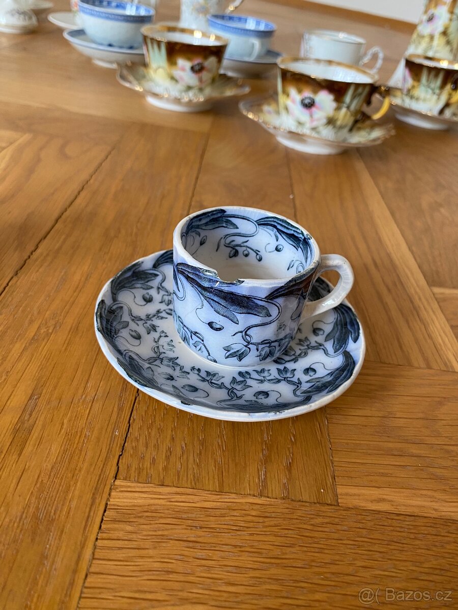 mix hrníčku a skleniček - 9