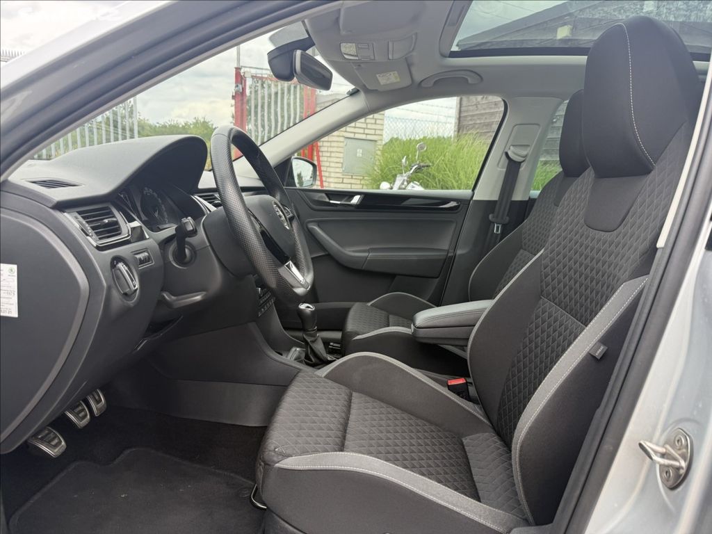 Škoda Rapid 1.0 TSI Panorama, 65000km Nová Stk - 9