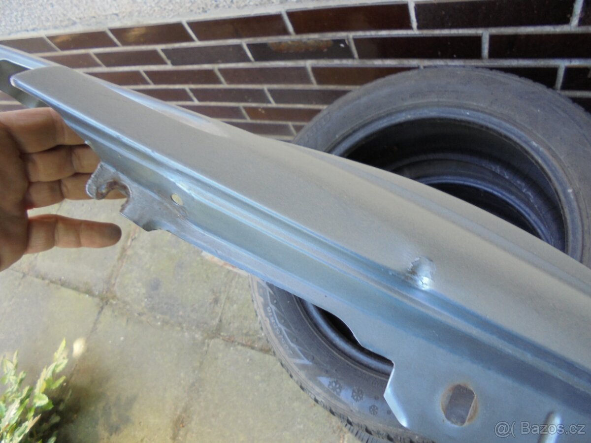 přední blatník pravý levý Ford Smax 2008 - 9