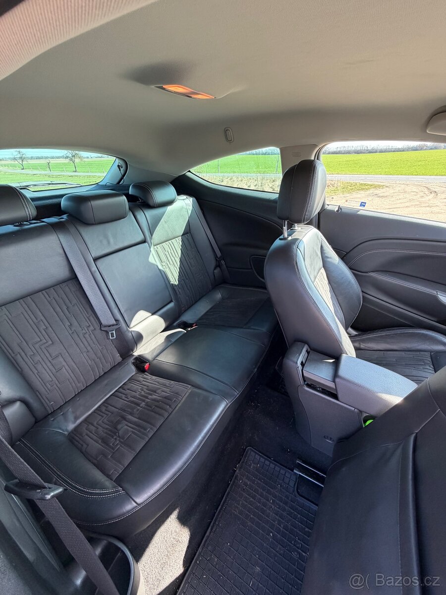 Opel Astra J GTC 2,0 cdti - 9