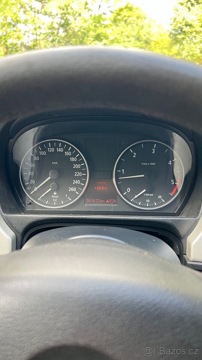 Prodám BMW E90 330d 170kw - 9