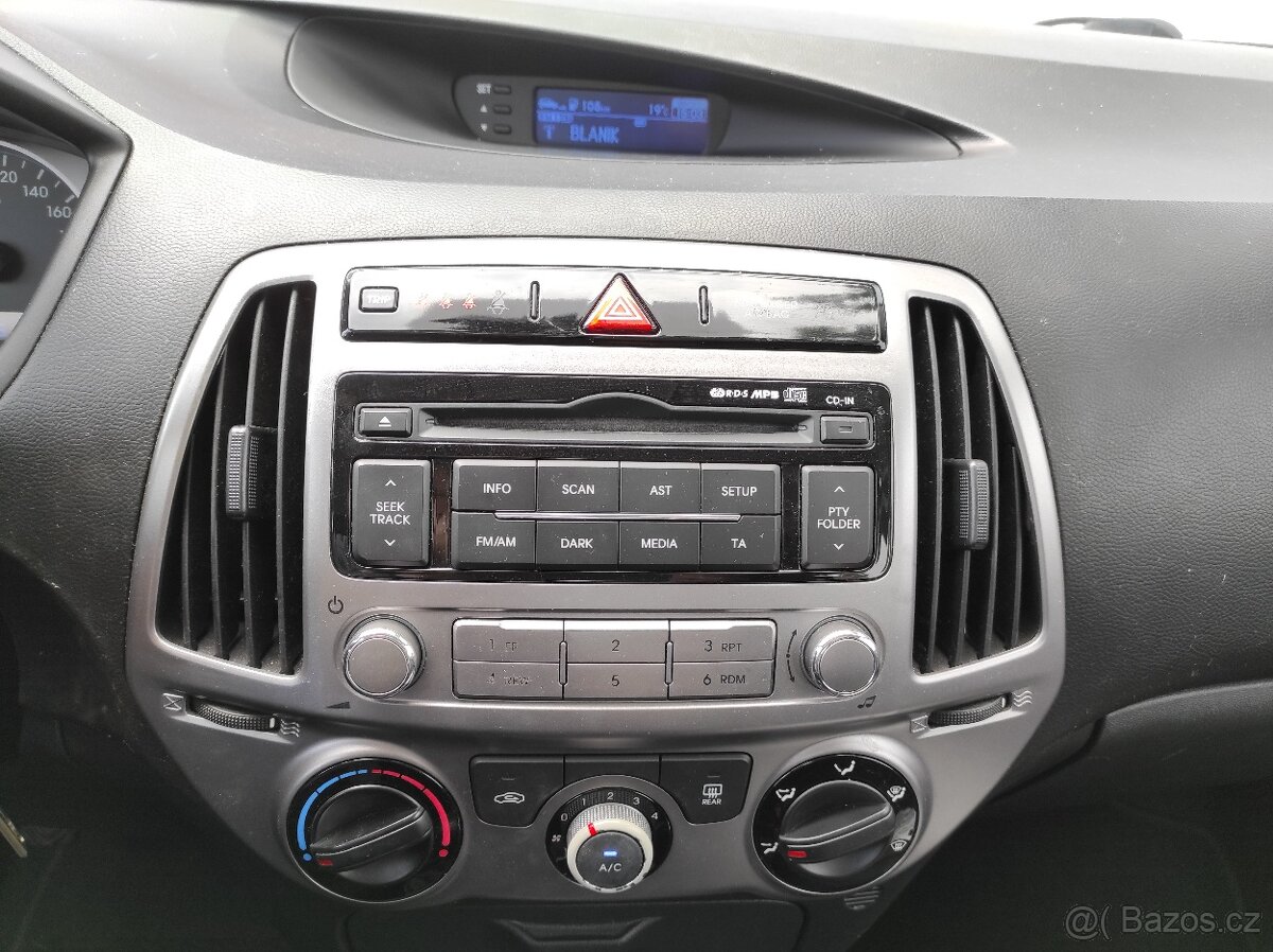 Hyundai i20 1.2 KLIMA TAŽNÉ - 9