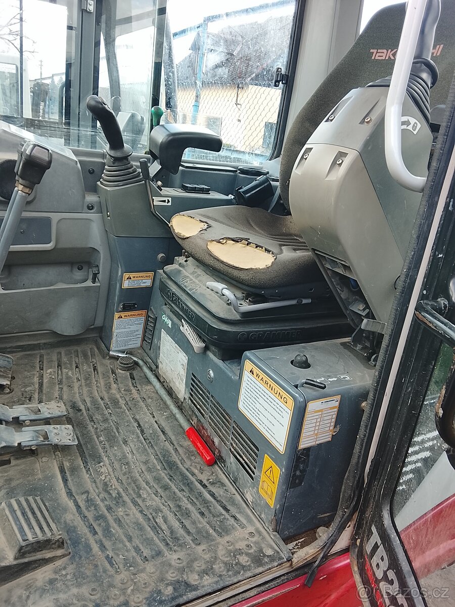 Bagr Takeuchi TB 228 - 9