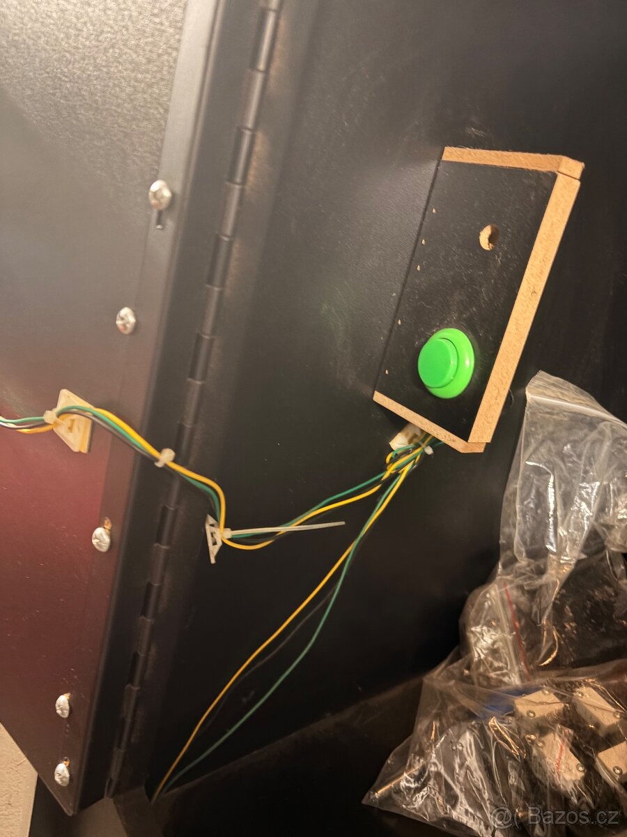 Arcade Automat herní automat Midway - 9