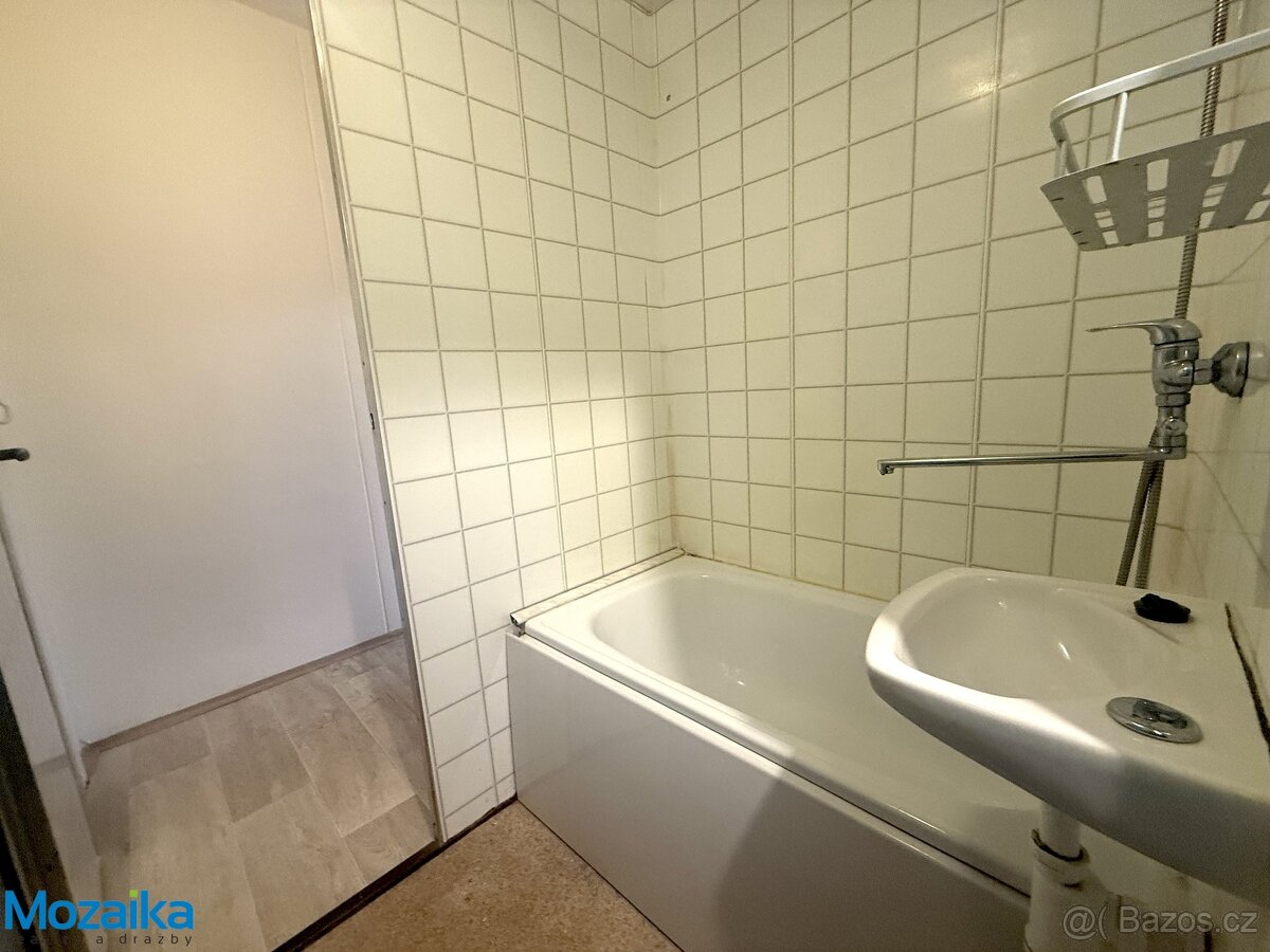 Pronájem bytu 1+1 na ul.Dukelská v Litomyšli. CP 35m2. - 9