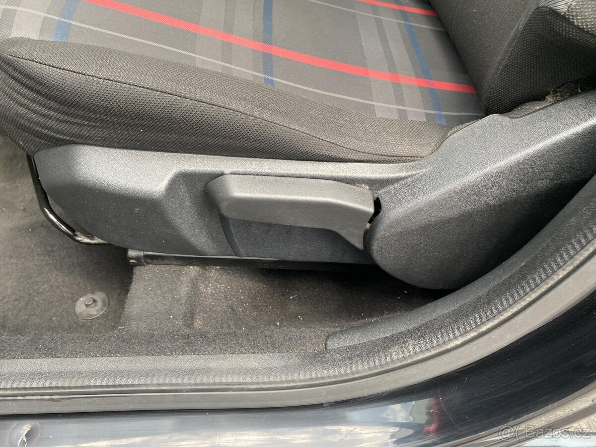 Peugeot 108 1.2PT , 60 kW benzín, 2016 - 9