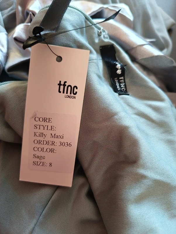 Dlouhé plesové šaty - 9