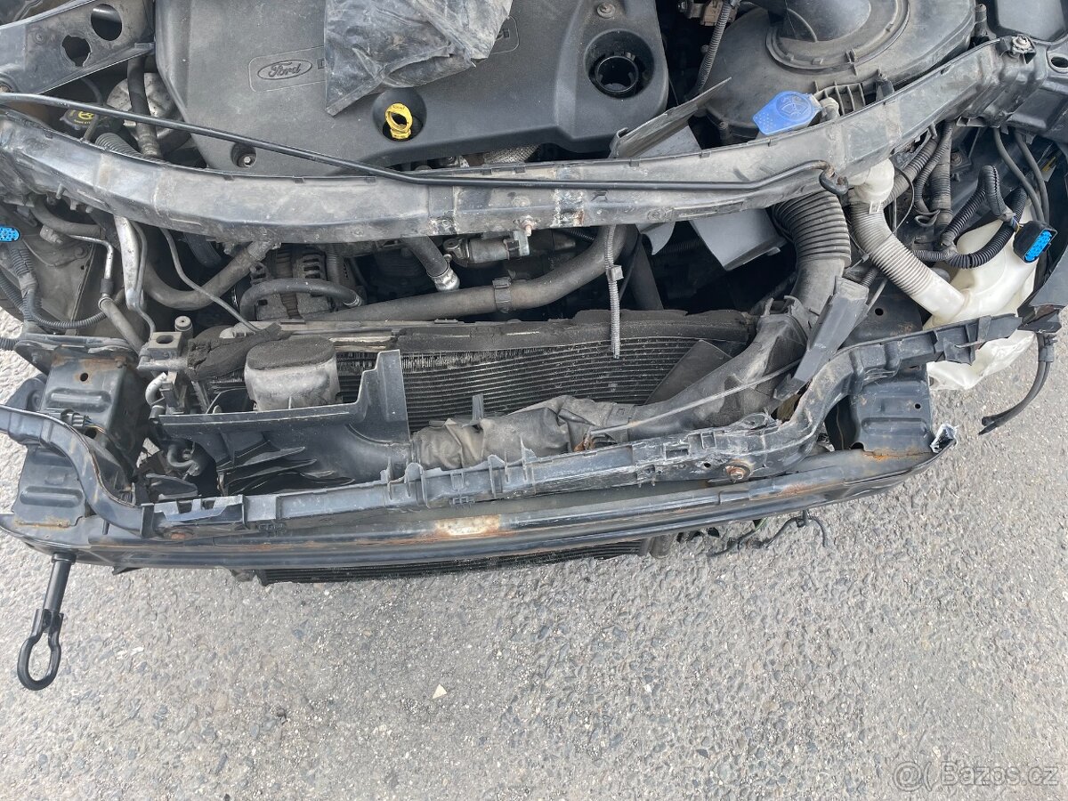 Prodám nepojízdný FORD mondeo - 9