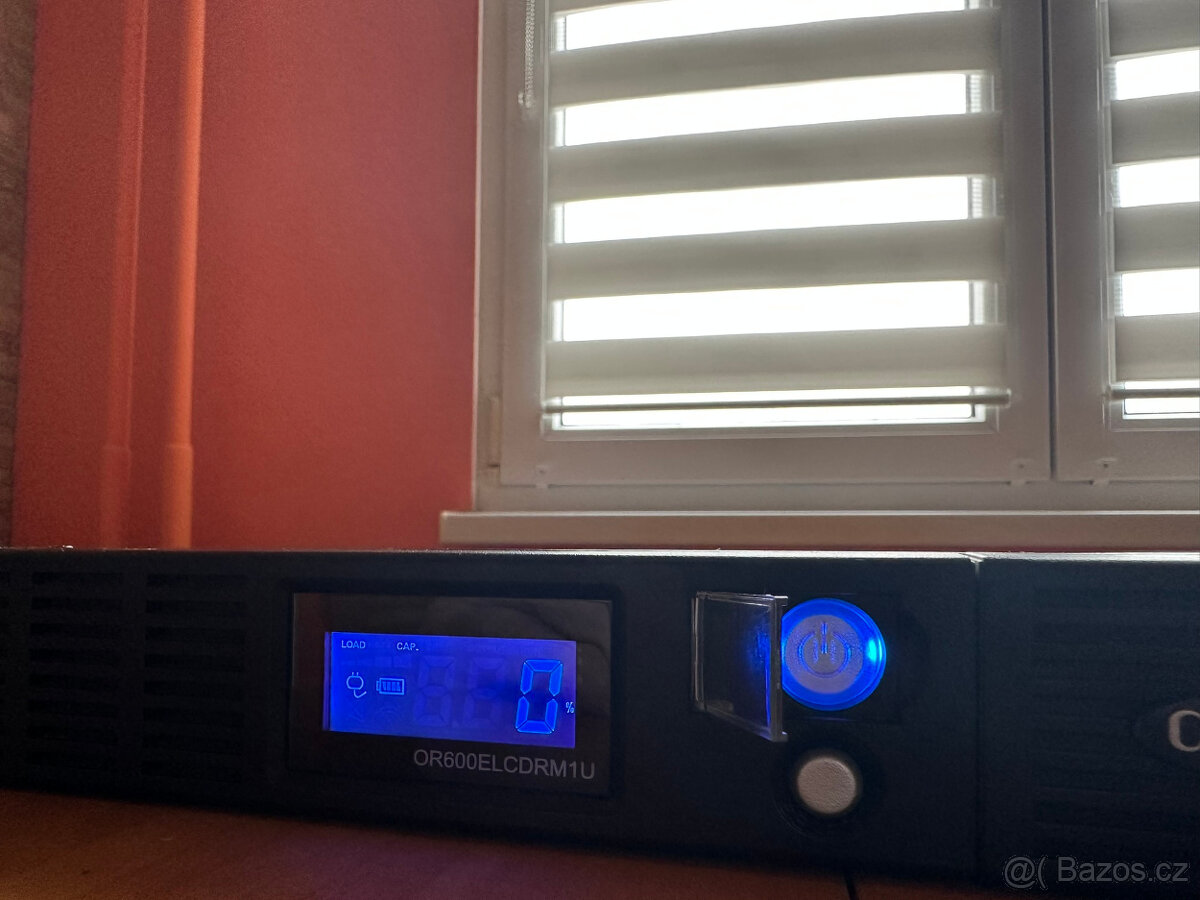 Záložní zroj (UPS) - 9