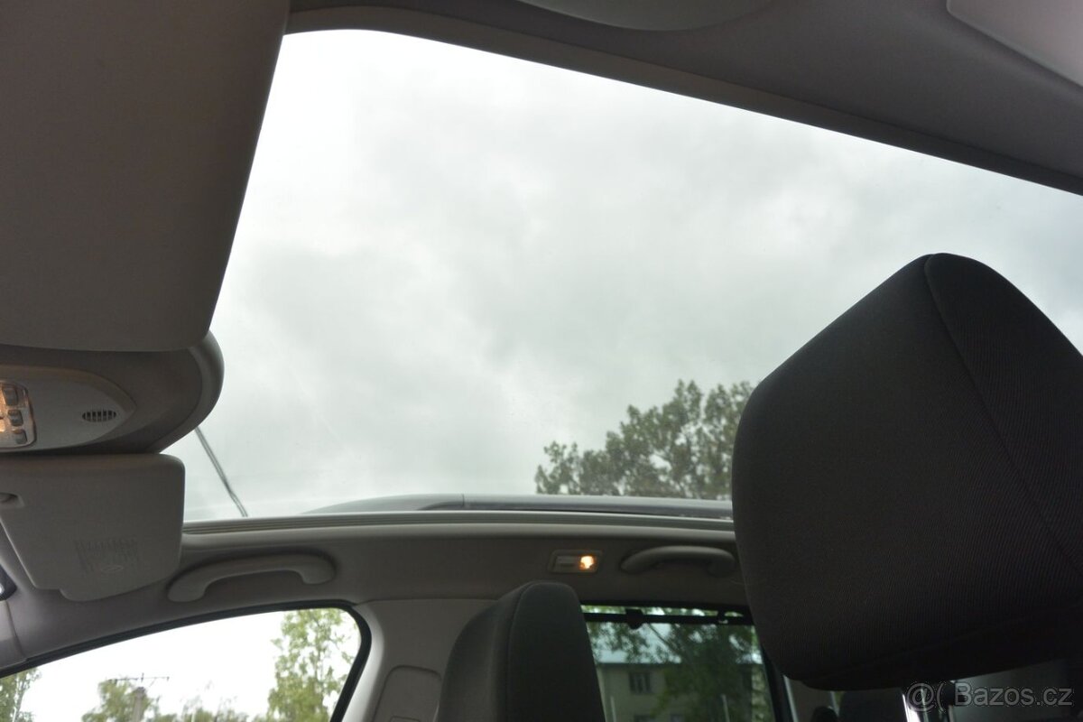 PRODÁM Peugeot 308 2.0HDi SW 7míst, PO ROZVODECH - 9