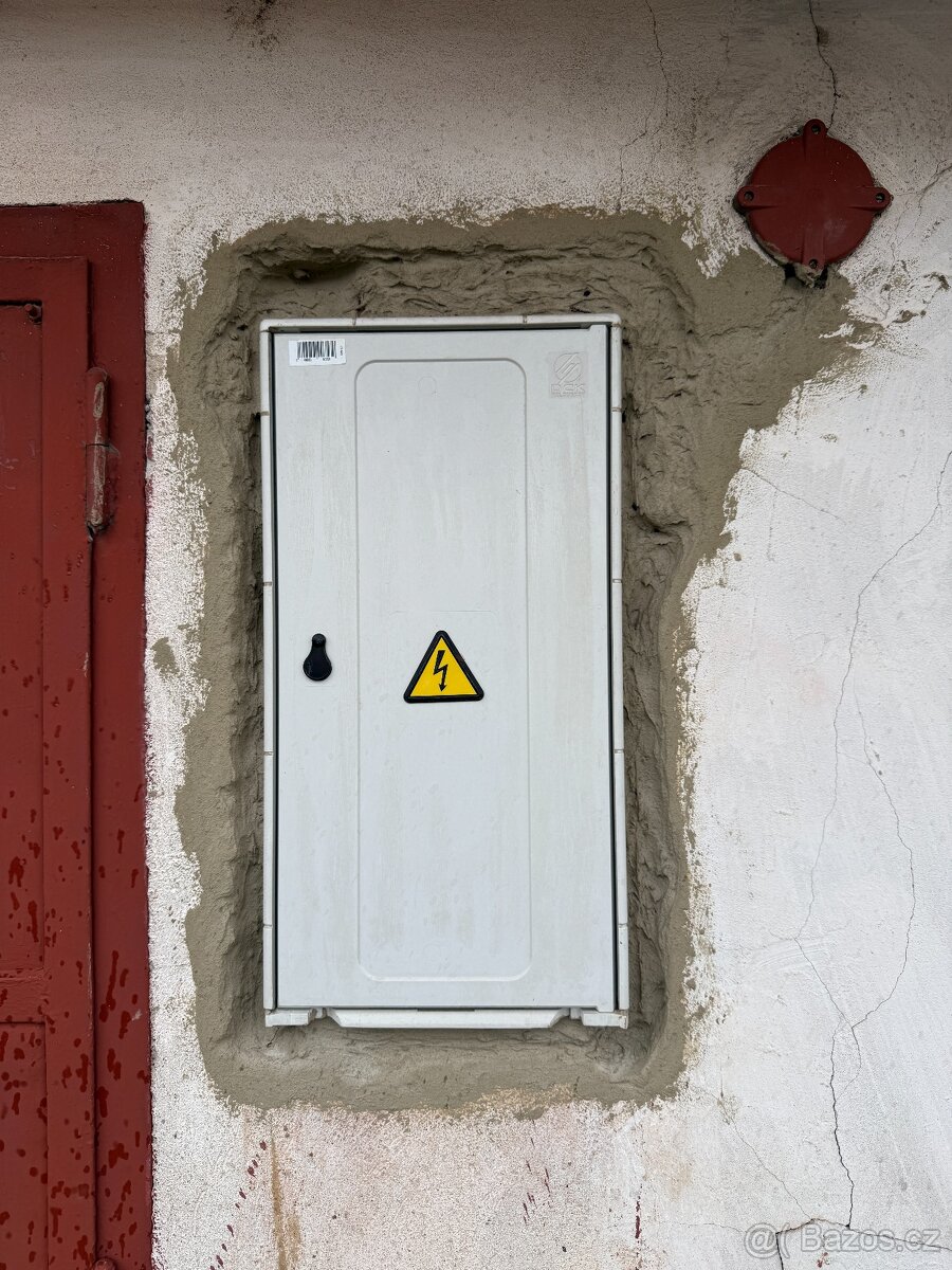 Prodám garáž 24 m² u STK Mělník, nová střecha - 9