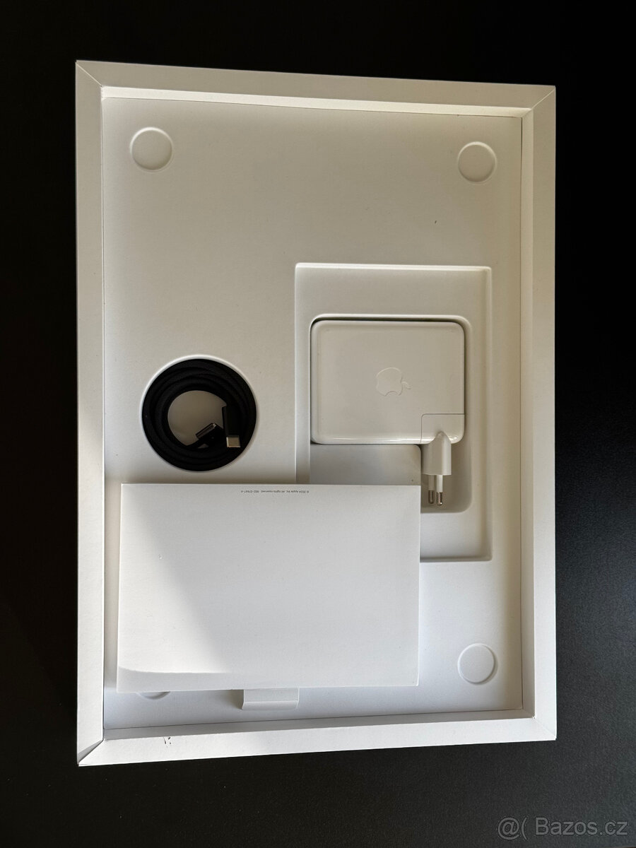 MacBook Pro 16" M4 PRO US 2024 Vesmírně černý - 9