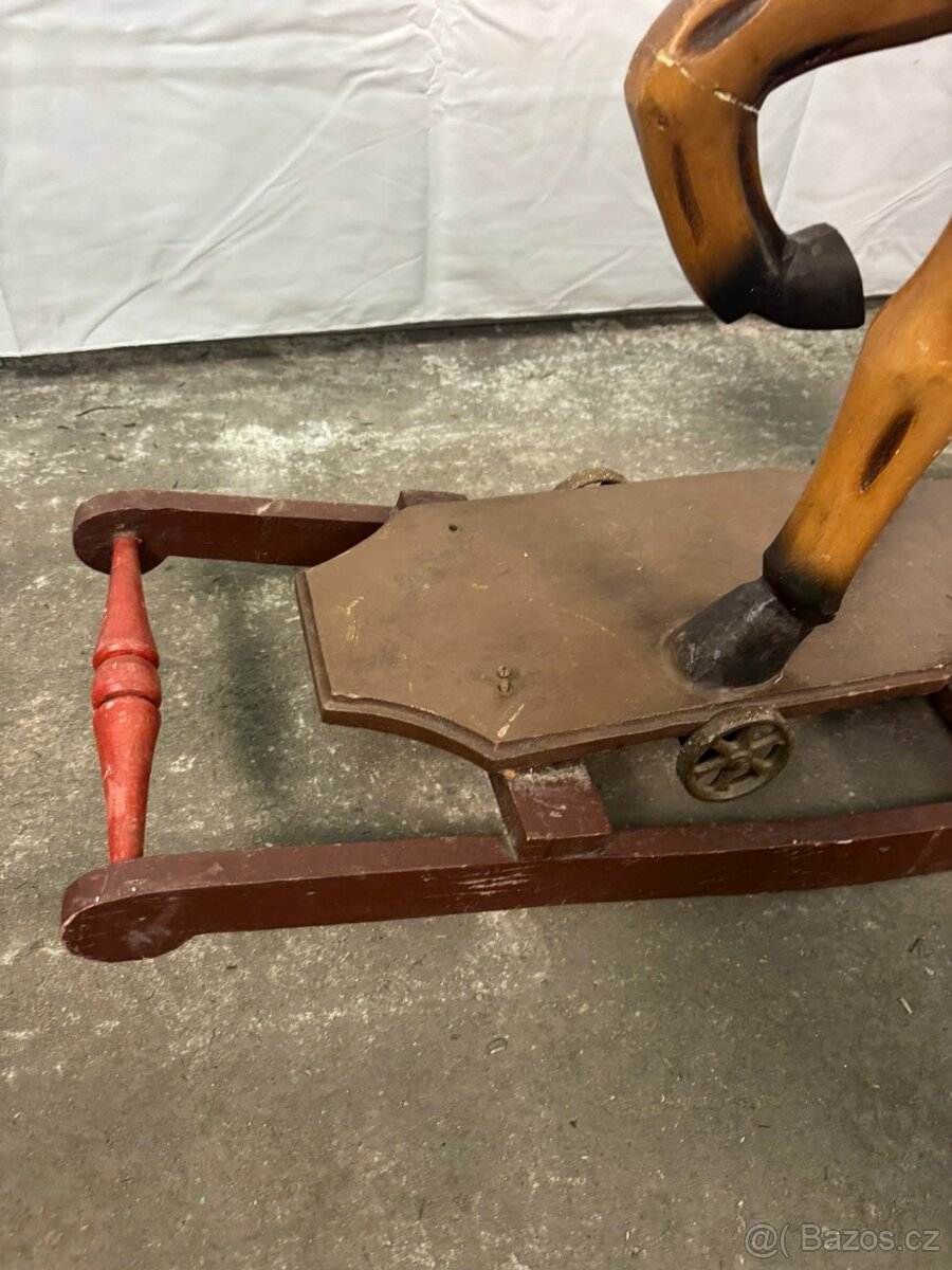 Starožitný dřevěný houpací kůň (137016) - 9