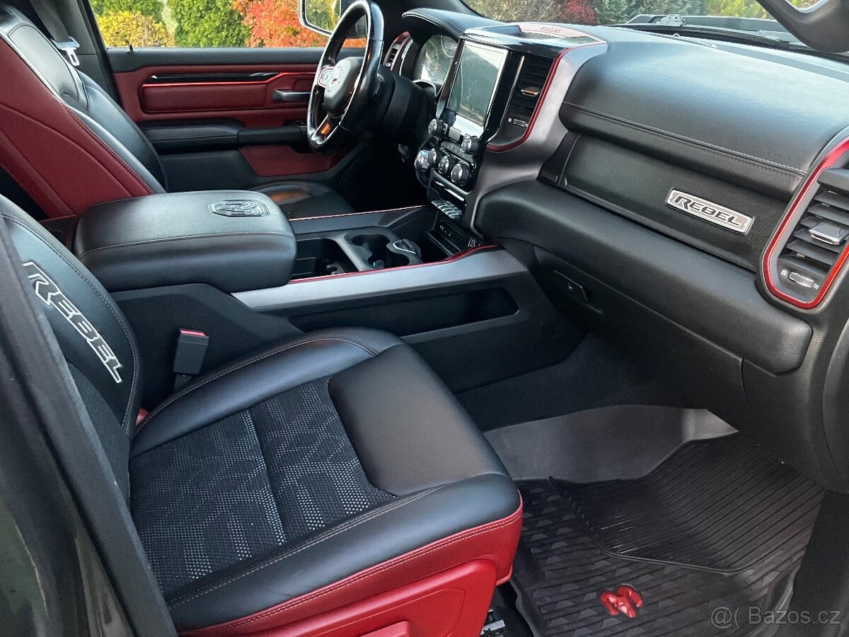 Dodge Ram 1500 Rebel 5.7 V8 HEMI 2019 - NEBOURANÝ - 9