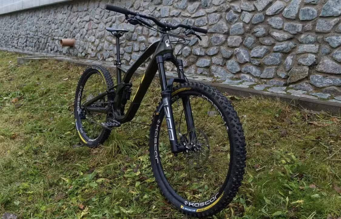 GT Force CarbonPRO - 9