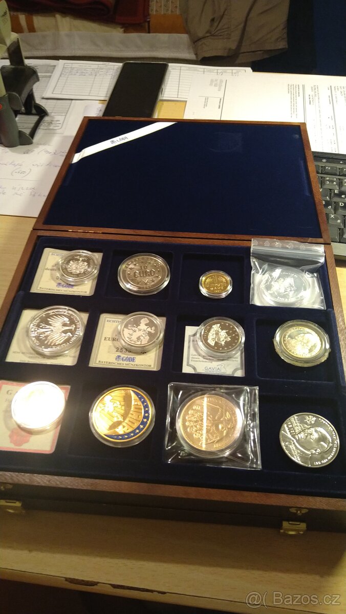 menší sbírka mincí - 9
