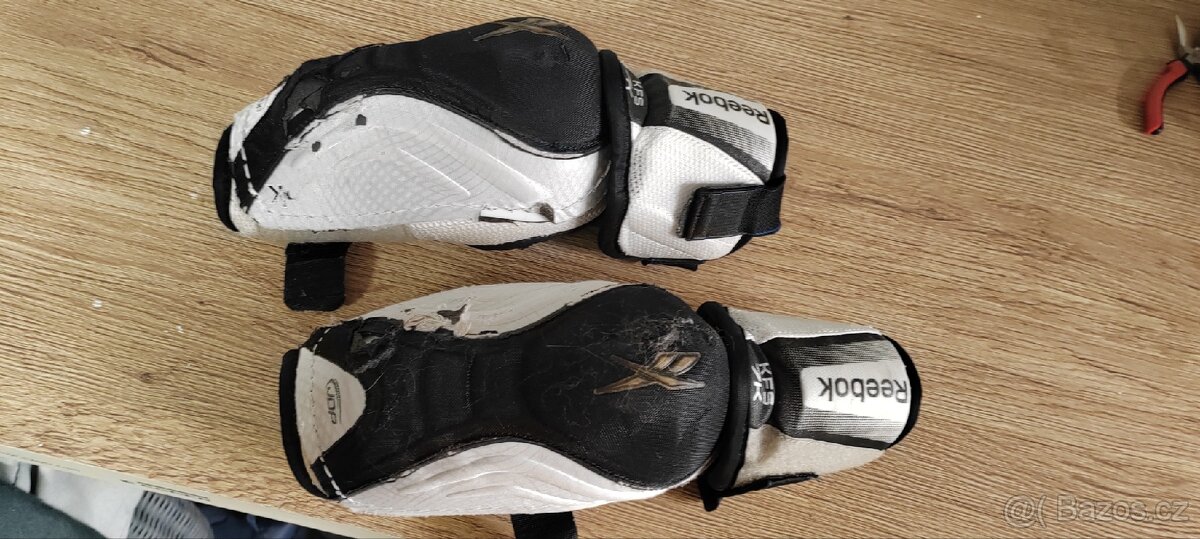 Hokejová vystroj - 9