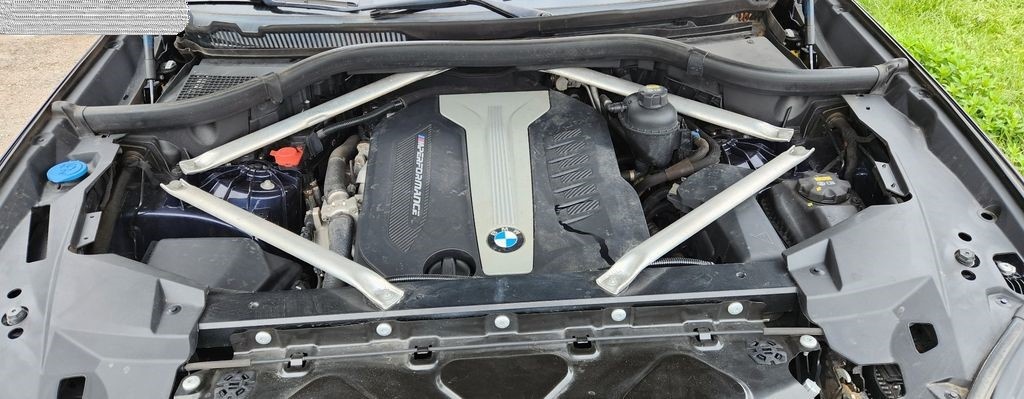 BMW X5, M50d ČR INDIVIDUAL M-SPORT TAŽNÉ - 9