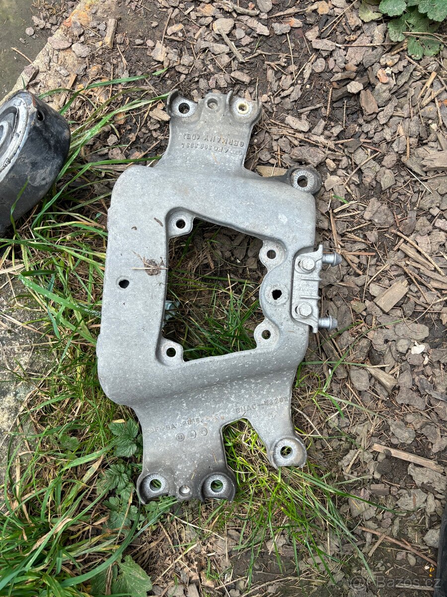 Náhradní díly A6 4F - 9