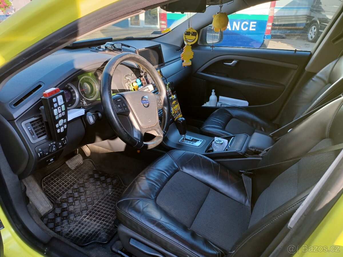 Volvo V70 4x4 ambulance základ pro obytňák - 9