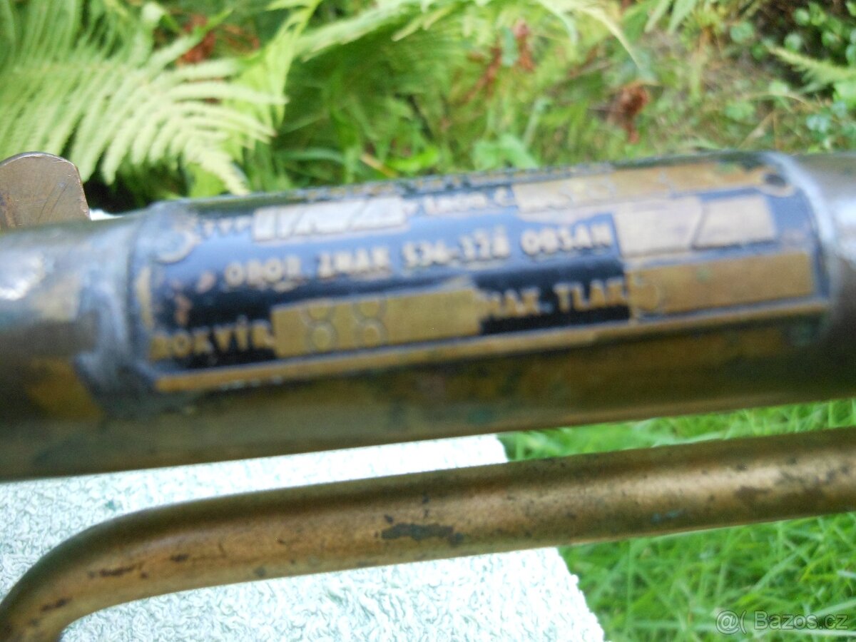 RUČNÍ ZAHRADNÍ POSTŘIKOVAČ - 9