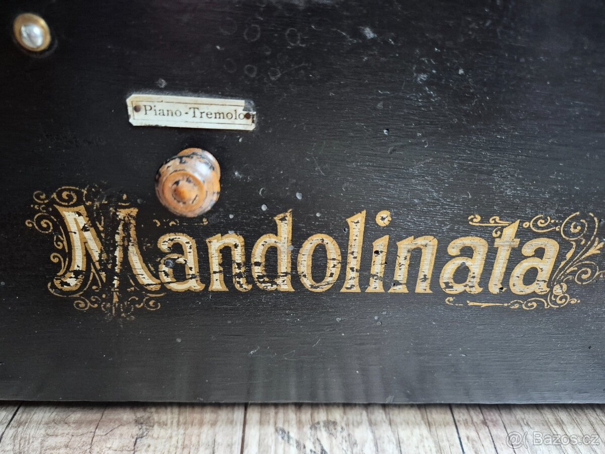 Starožitný hrací stroj, flašinet Mandolinata, Amorette, 1898 - 9