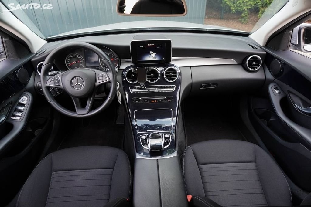 Mercedes-Benz Třídy C 220D AUTO PREMIUM LED - 9