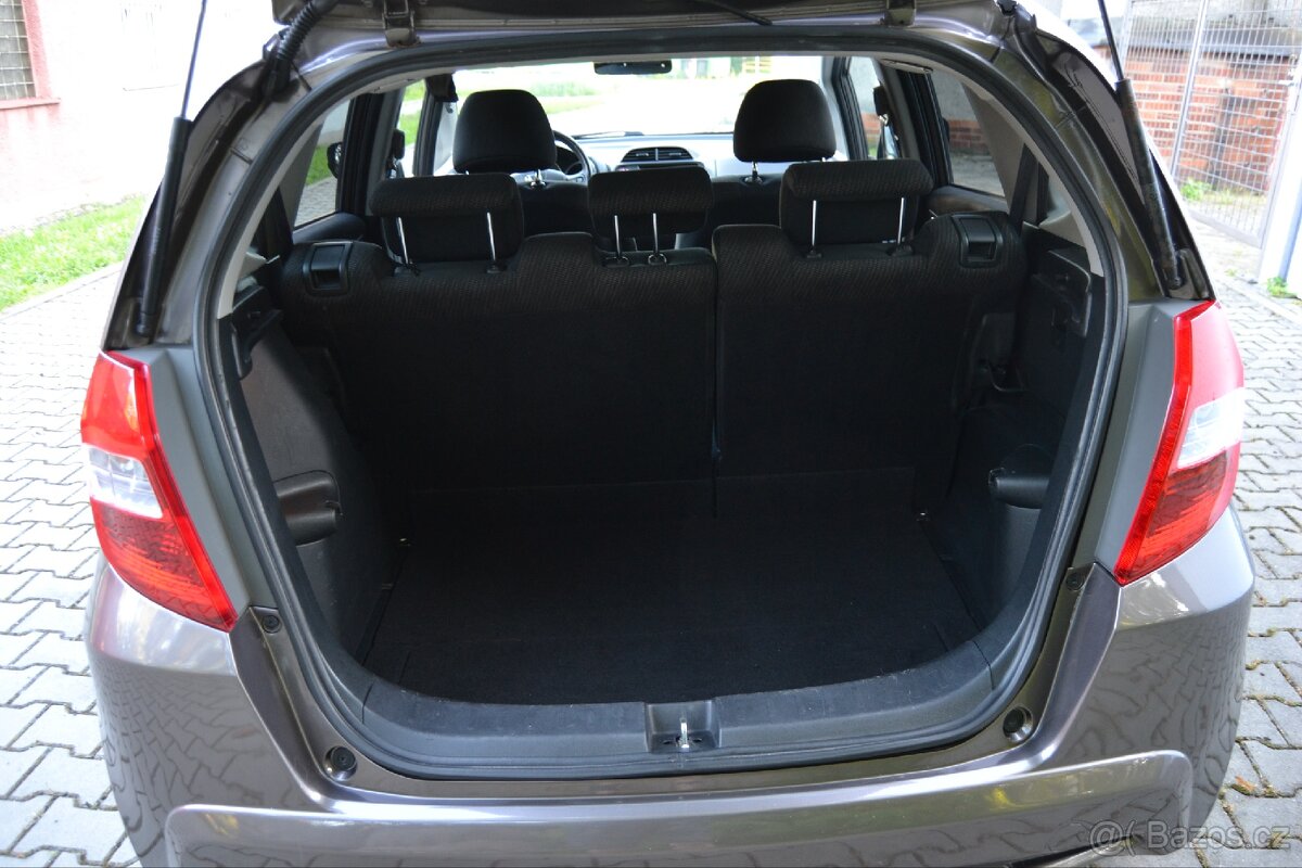 Honda Jazz 1.339 i-VTEC 73kw rok 2013 - 9
