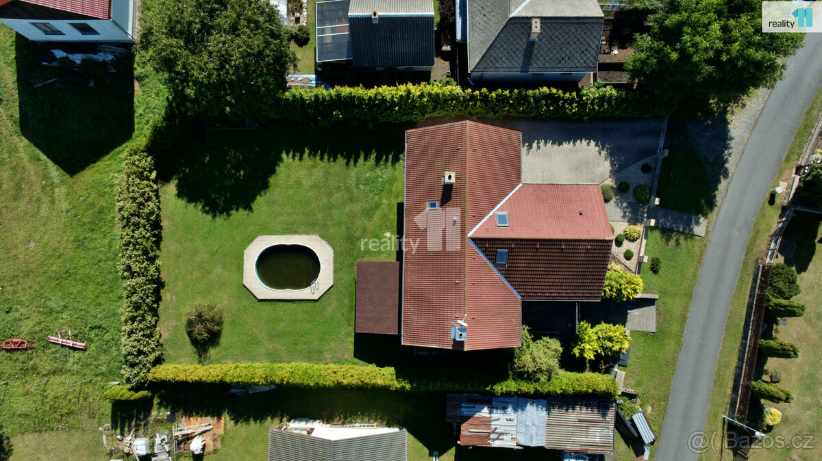 Prodej rodinného domu 192m2, s pozemkem 985m2, Kamenná Lhota - 9