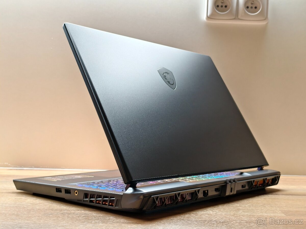 RTX 5070 Ti 12GB_MSI VECTOR 16 HX AI_U7-255HX_16GB_240HZ - 9