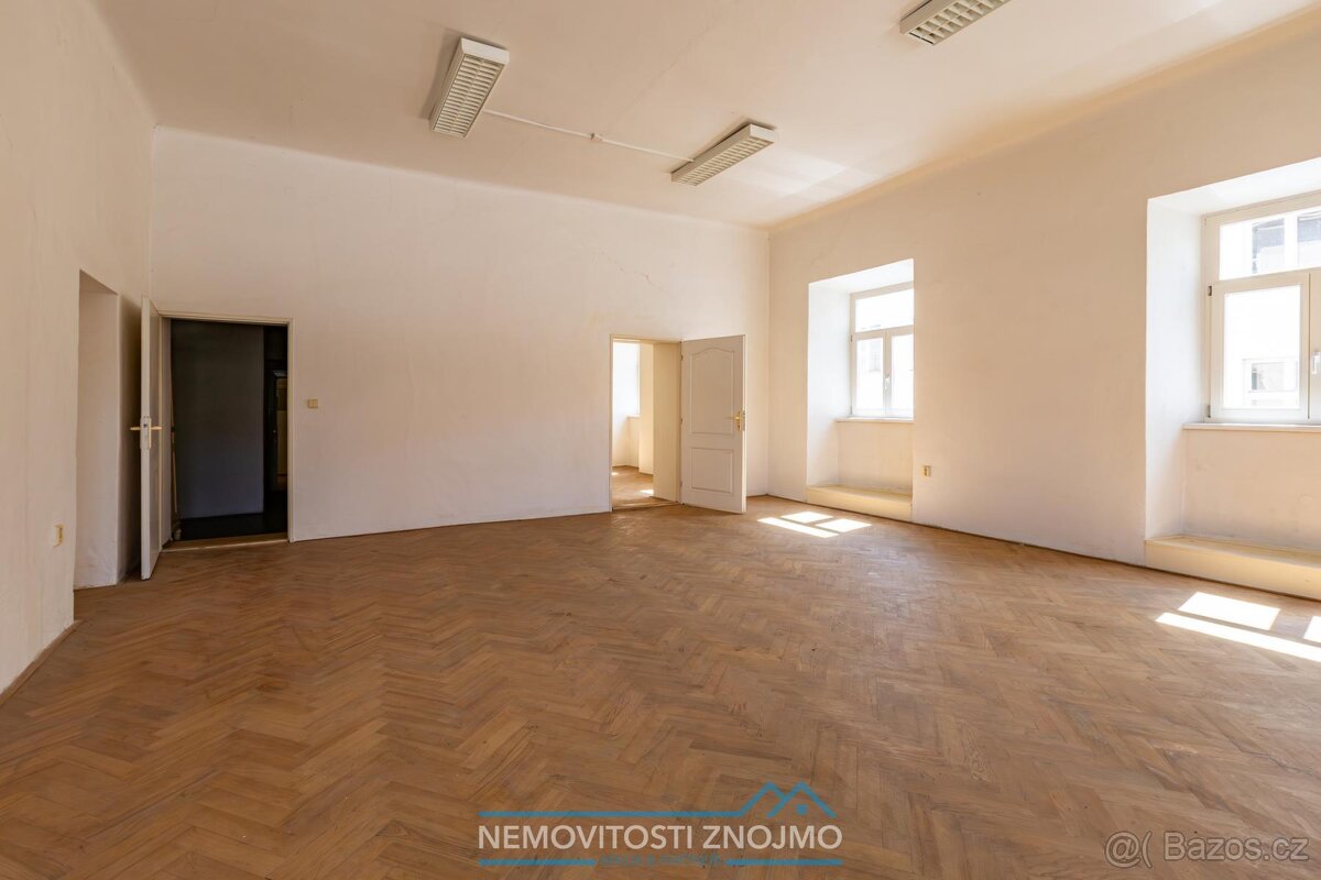 Prodej činžovního domu, centrum města Znojma, ul. Horní námě - 9