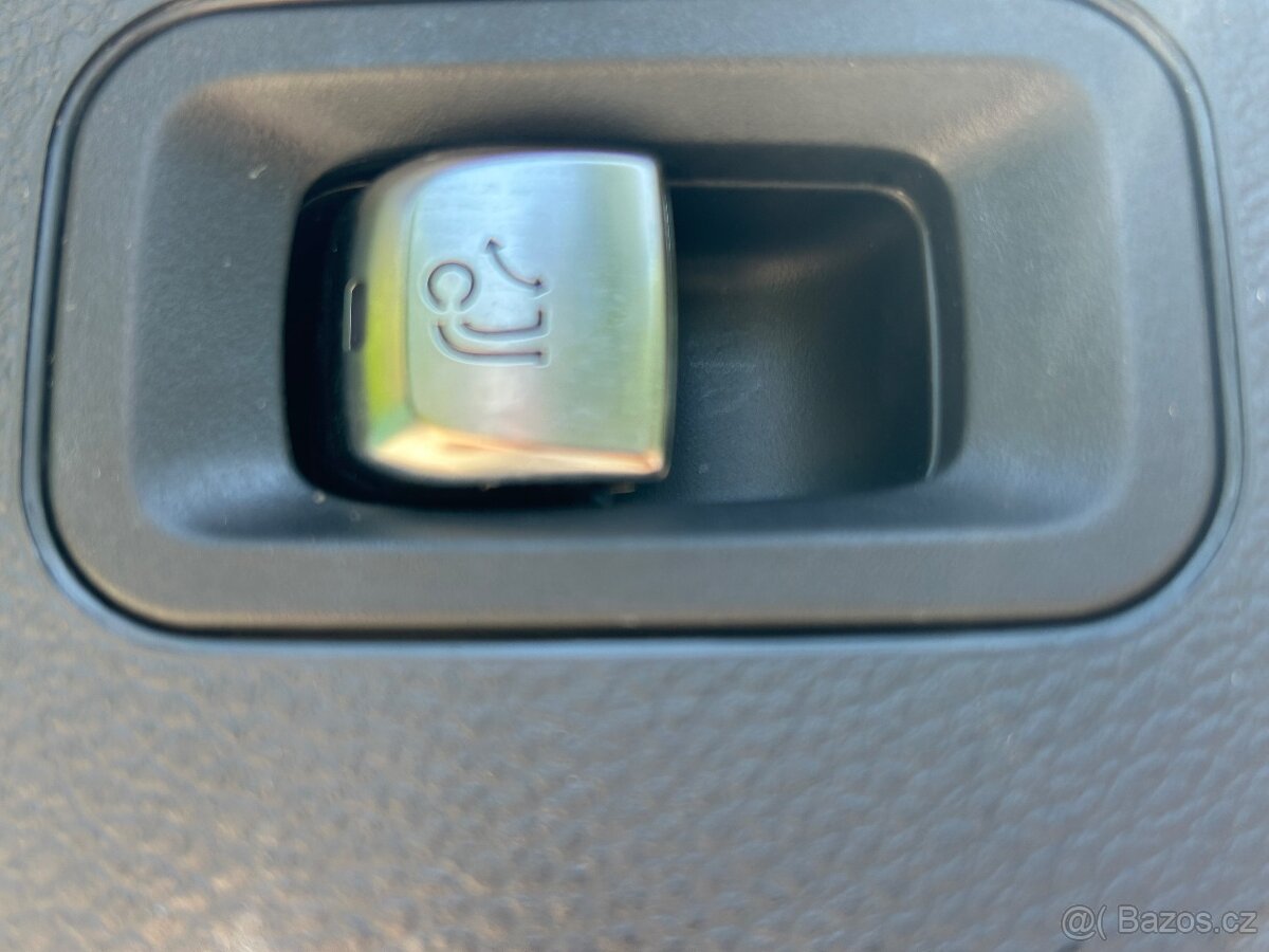 Mercedes-Benz GLC 300 195kw 4MATIC 9g r.v. 2019 ČR 1maj DPH - 9