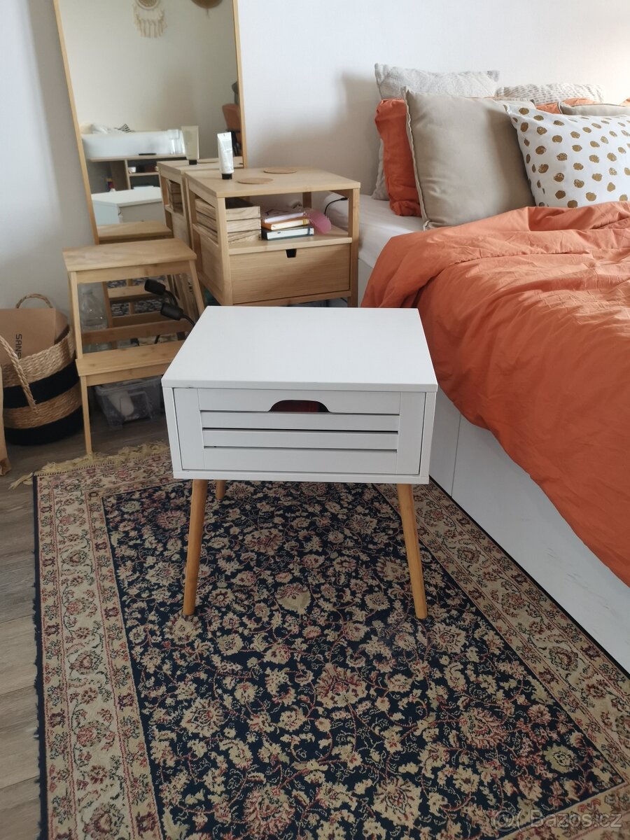 JYSK noční stolek - 9