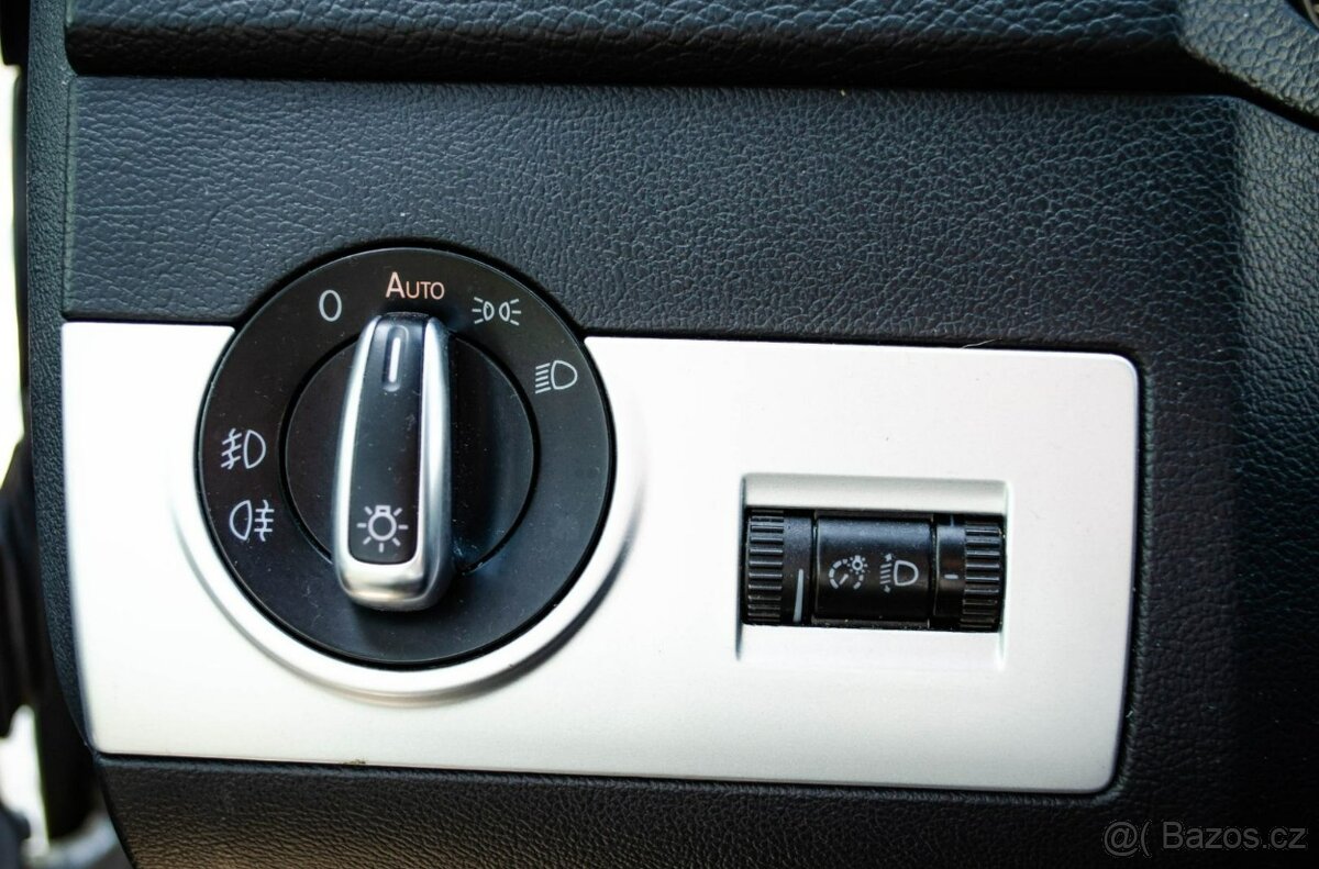 Volkswagen T5 Multivan 2.0 TDi DSG - 9