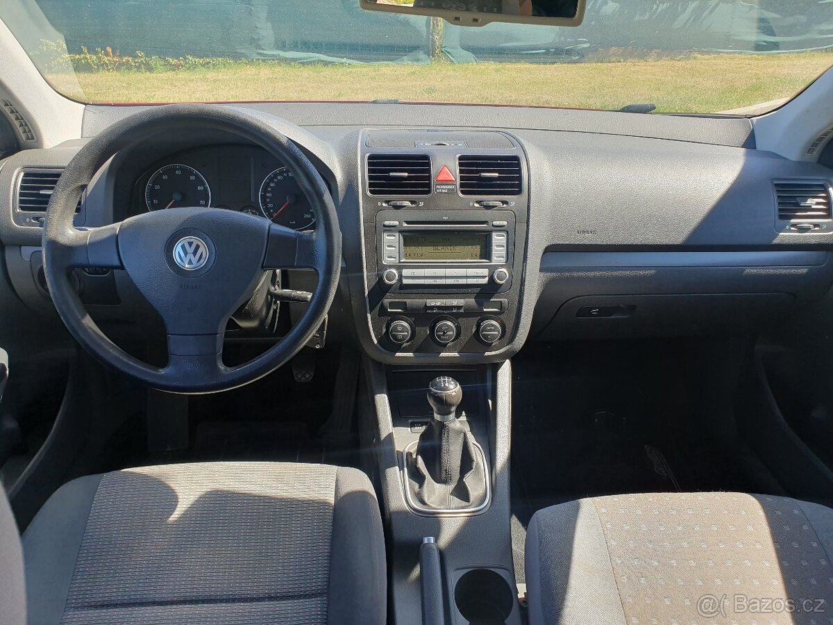 Vw Golf variant 1.6 MPI nová stk - 9
